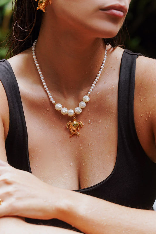 Collar Herencia Marina - Perlas cultivadas y madre perlas con tortuga