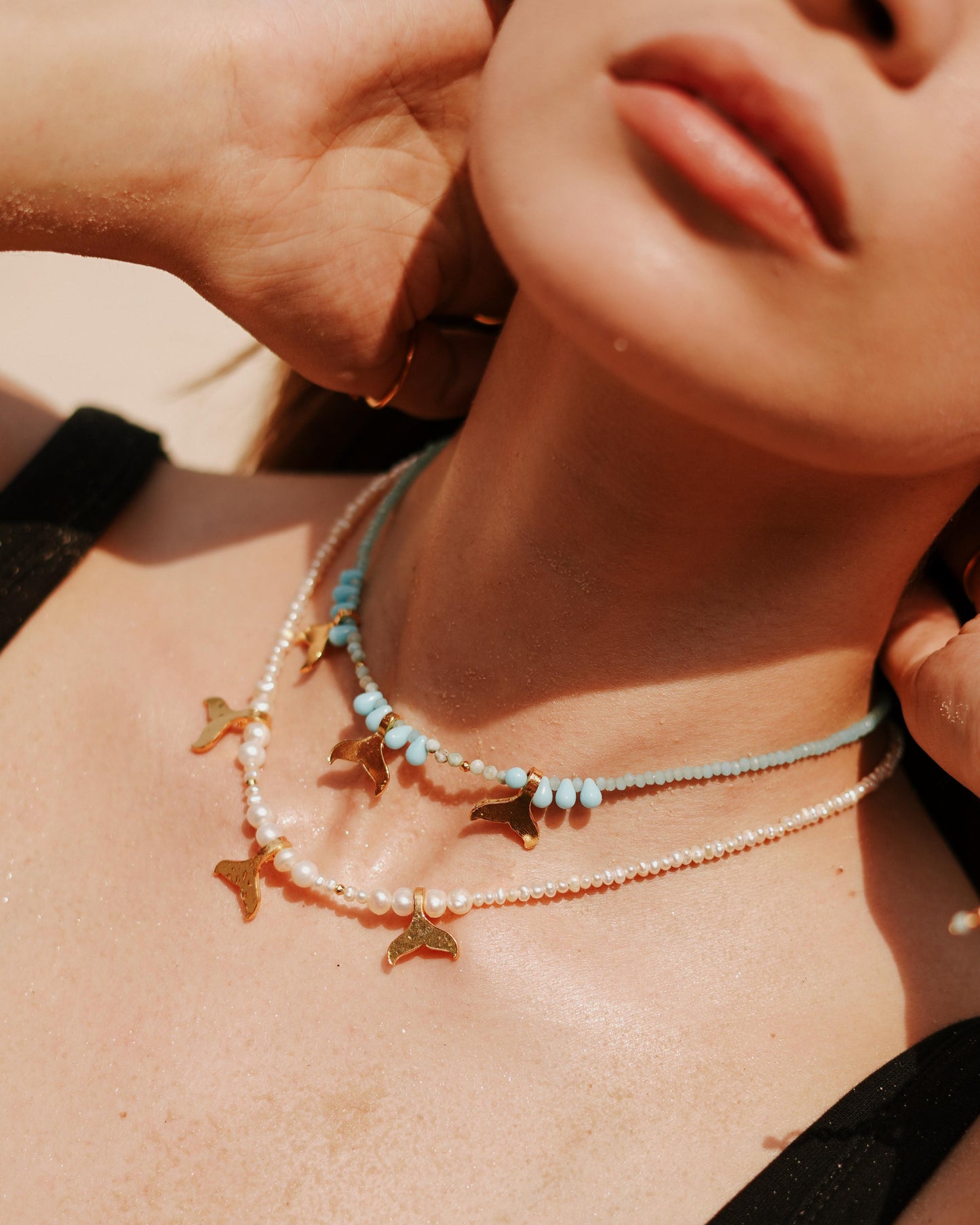Collar Rumbo Sagrado - Perlas y colas de ballena artesanales